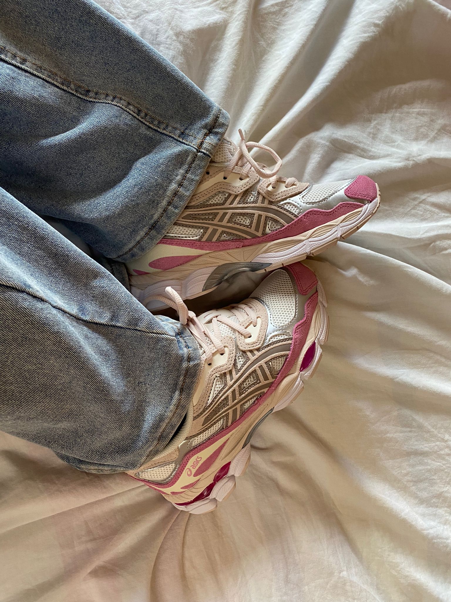 Asics Gel NYC Cream Mineral Beige Pink Outfit